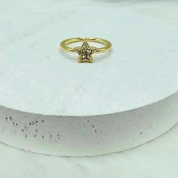 Dainty Chic Sparkly Star Promise Ring Size 6 - Picture 3 of 7